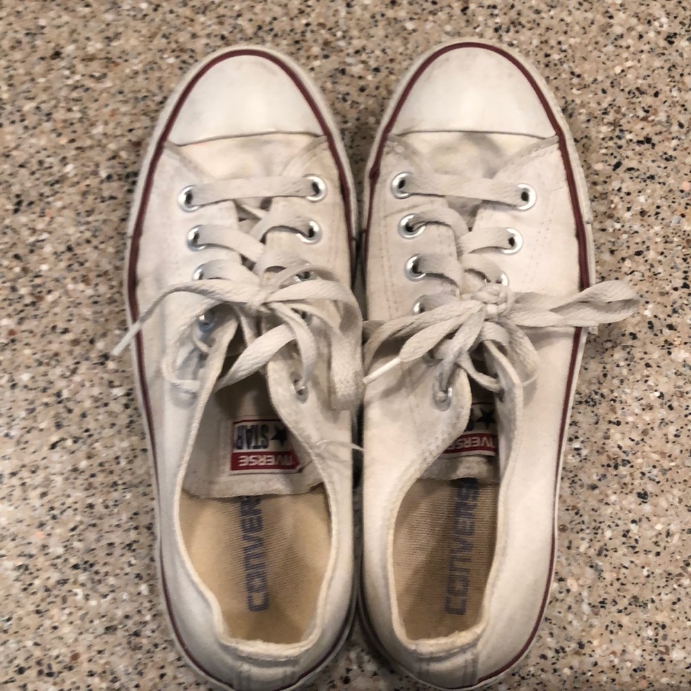 Converse white very used Men’s 5 women’s 7